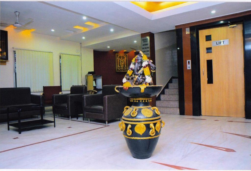 Hotel Padmini Residency Hyderabad Exterior photo